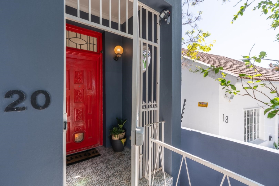 2 Bedroom Property for Sale in Oranjezicht Western Cape